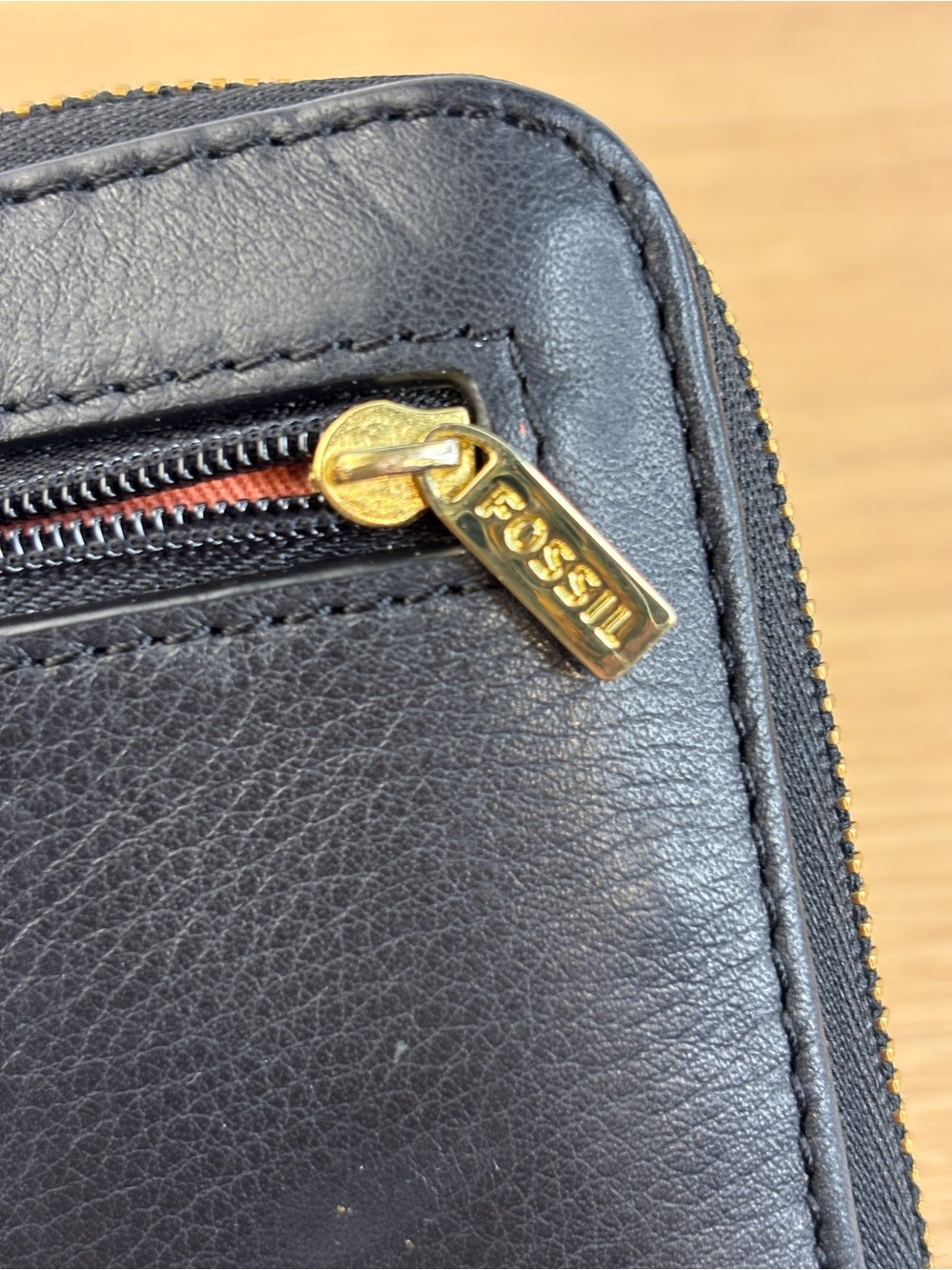 Fossil Black‎ Star-Studded Leather Zip-Around Wristlet Wallet/Clutch - Picture 6 of 11